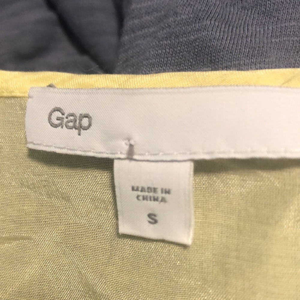 🎉4 for $20 Gap lightweight button down blouse - Picture 5 of 7